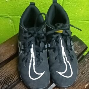 Nike Kids Black and White Sneakers So